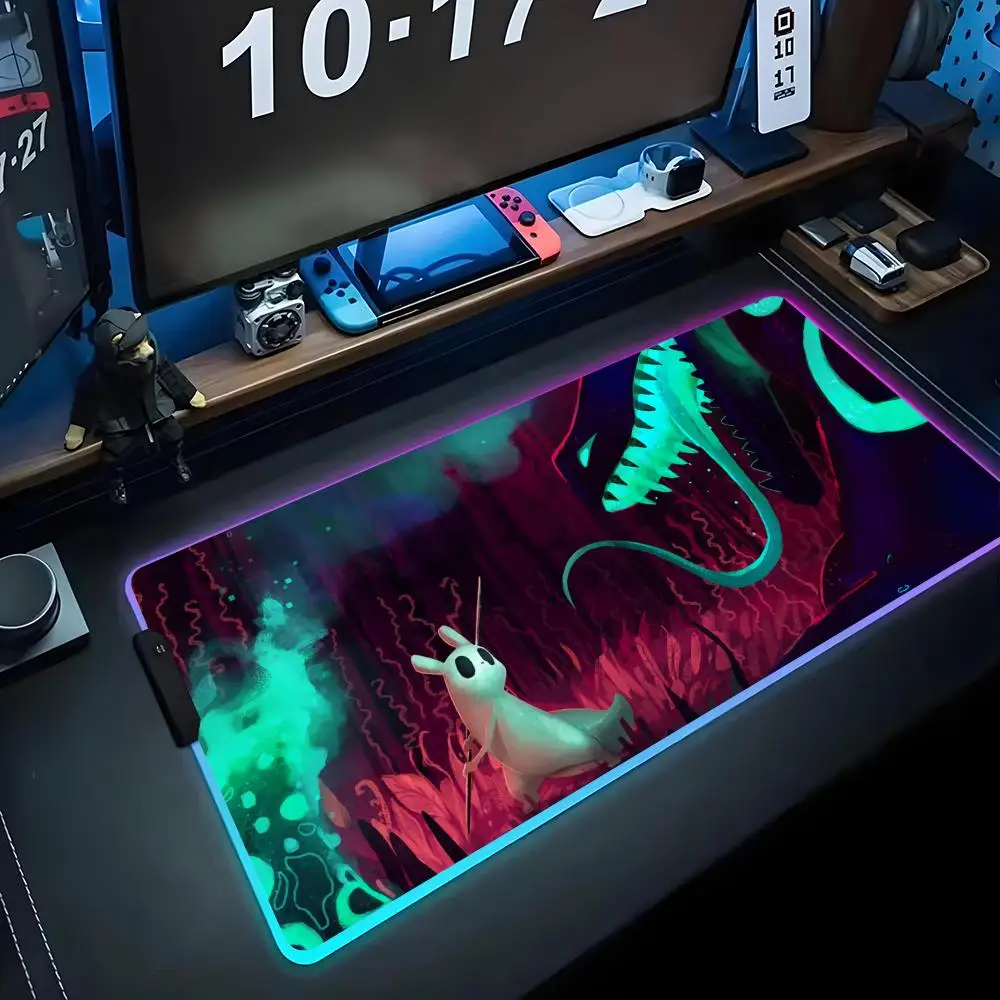 Hunter Rain World Shadow Glow RGB Mouse Pad